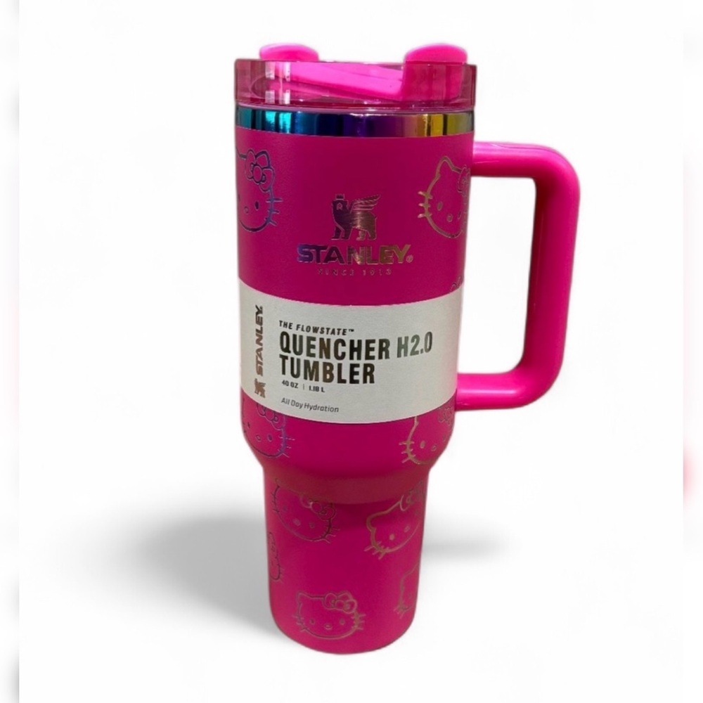 Stanley Quencher H2.0 Tumbler in Bright Pink